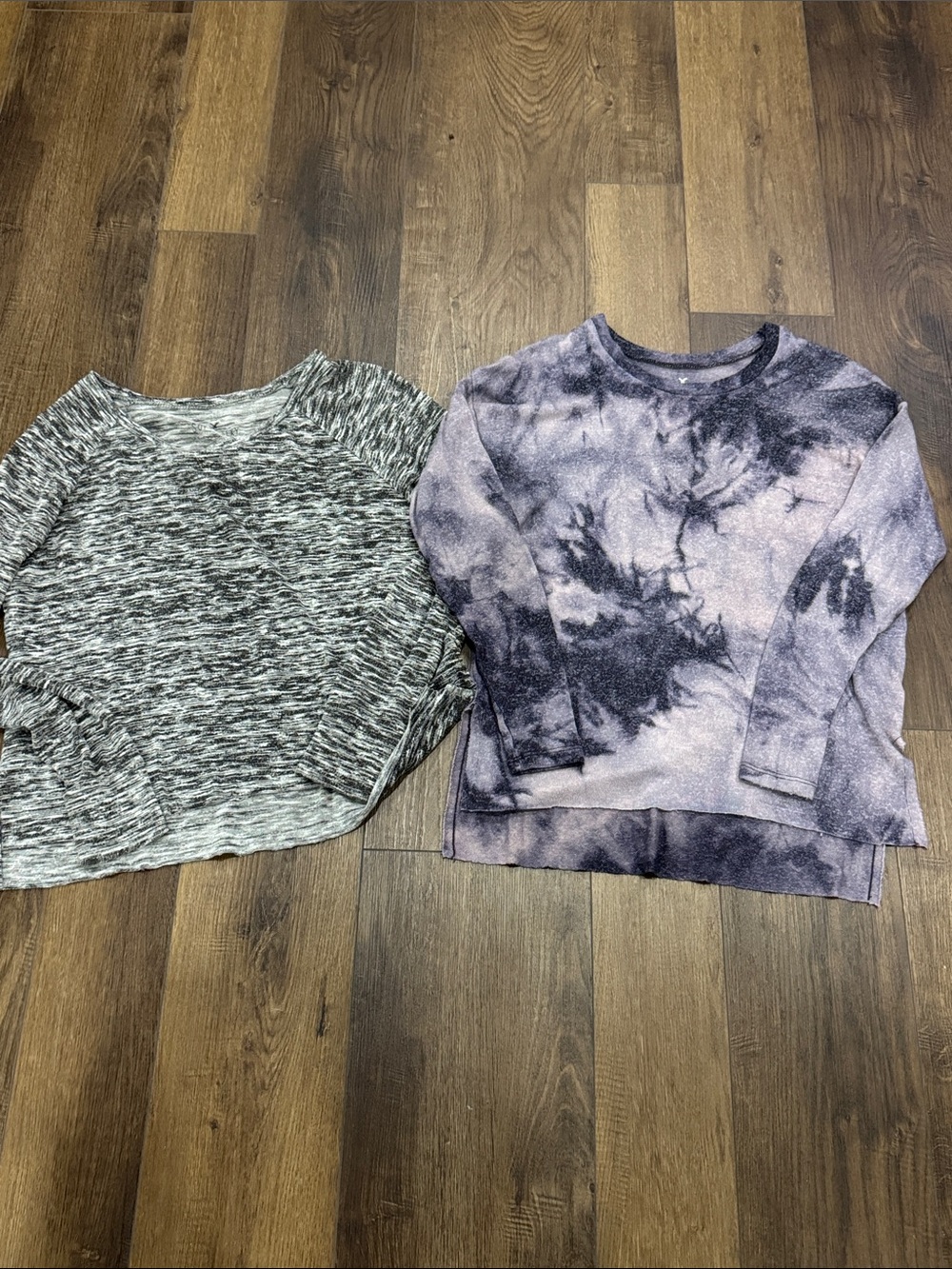 Two American Eagle Long-Sleeve Tops - Gray Marled + Purple Tie-Dye